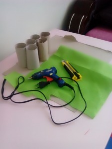 pen_holder_made_from_toilet_rolls