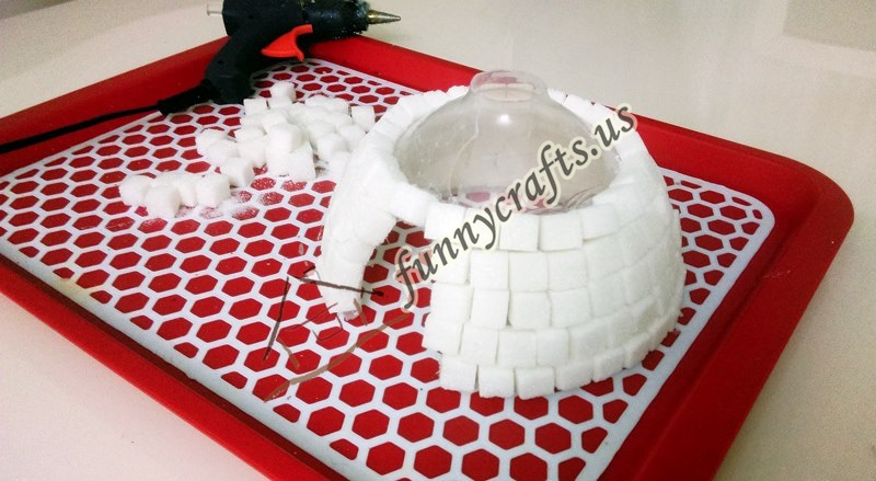 igloo_construction_of_sugar_cubes