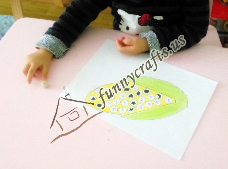 preschool_corn_counting_activity_with_printable