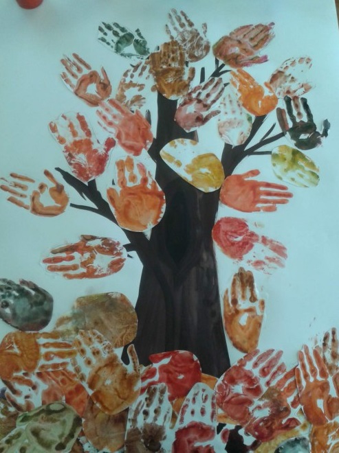 autumn-handprint-tree-crafts-for-kids-1