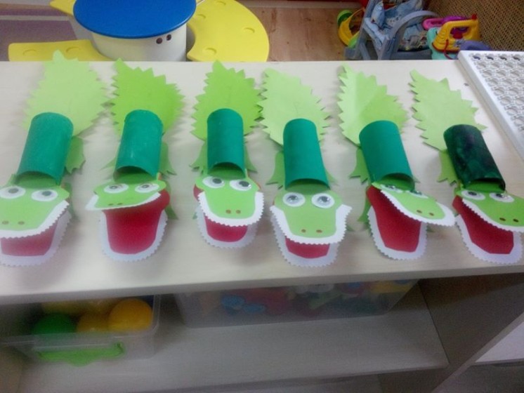 toilet-paper-roll-crocodile-craft-idea