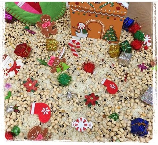 christmas-sensory-bin